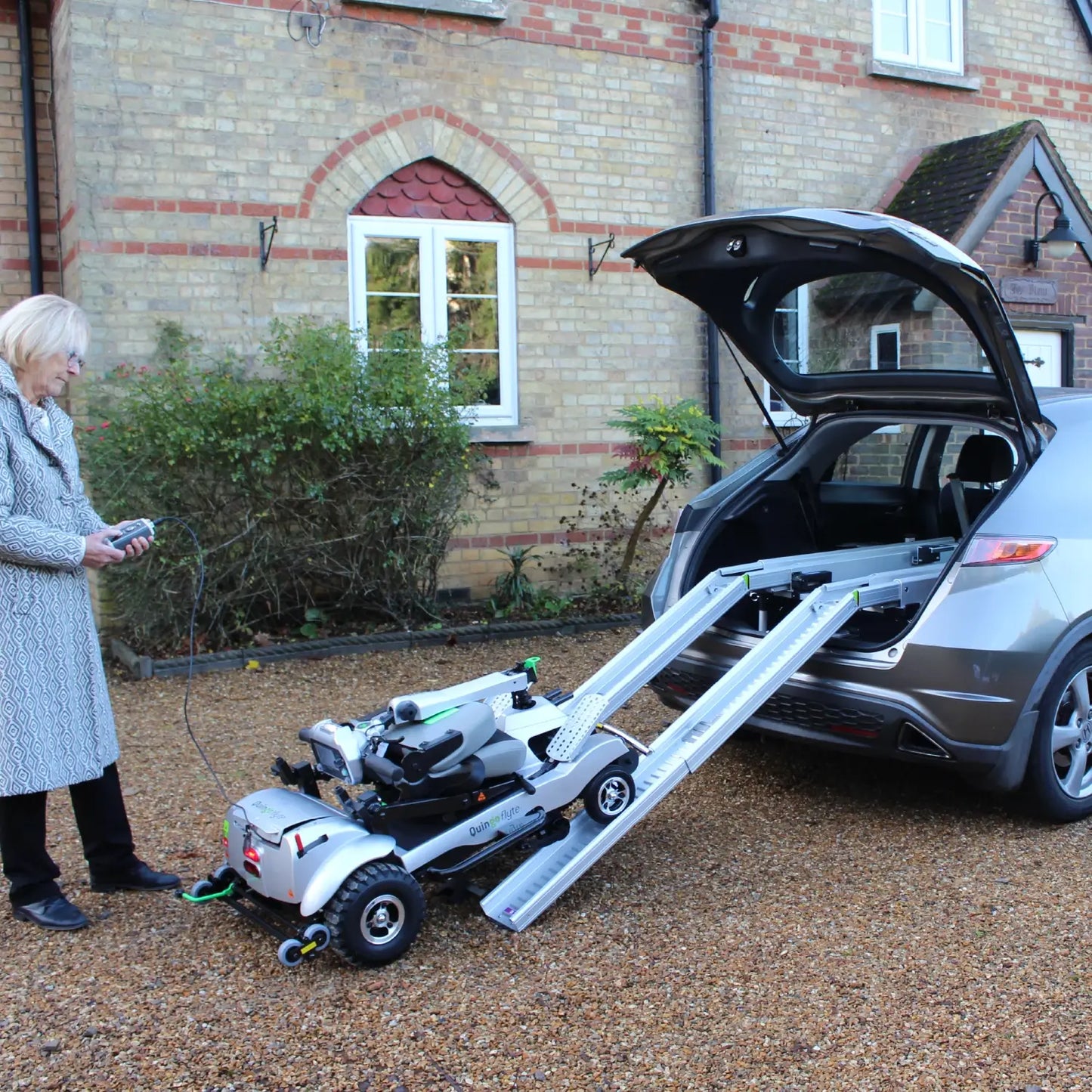 ComfyGo Quingo Flyte – Compact, Foldable Mobility Scooter with Self Loading Ramp